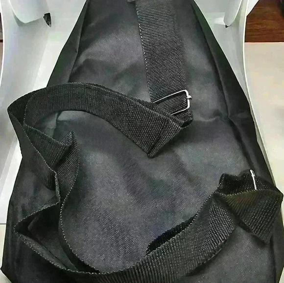 NWOT Multi-functional Shoulder Bag - Picture 2 of 5